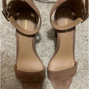 Steve Madden Size 8, tan/suede worn once